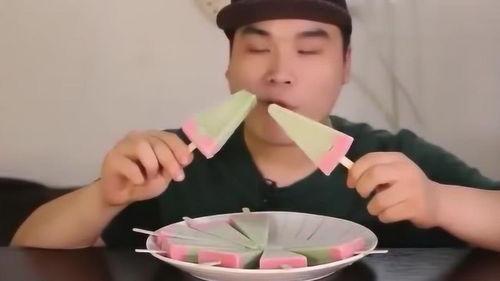 挑战冬天吃冰淇淋吃瓜,冰淇淋与瓜果的冰火交融之旅