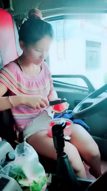 女司机怎么吃瓜,揭秘娱乐圈吃瓜秘籍